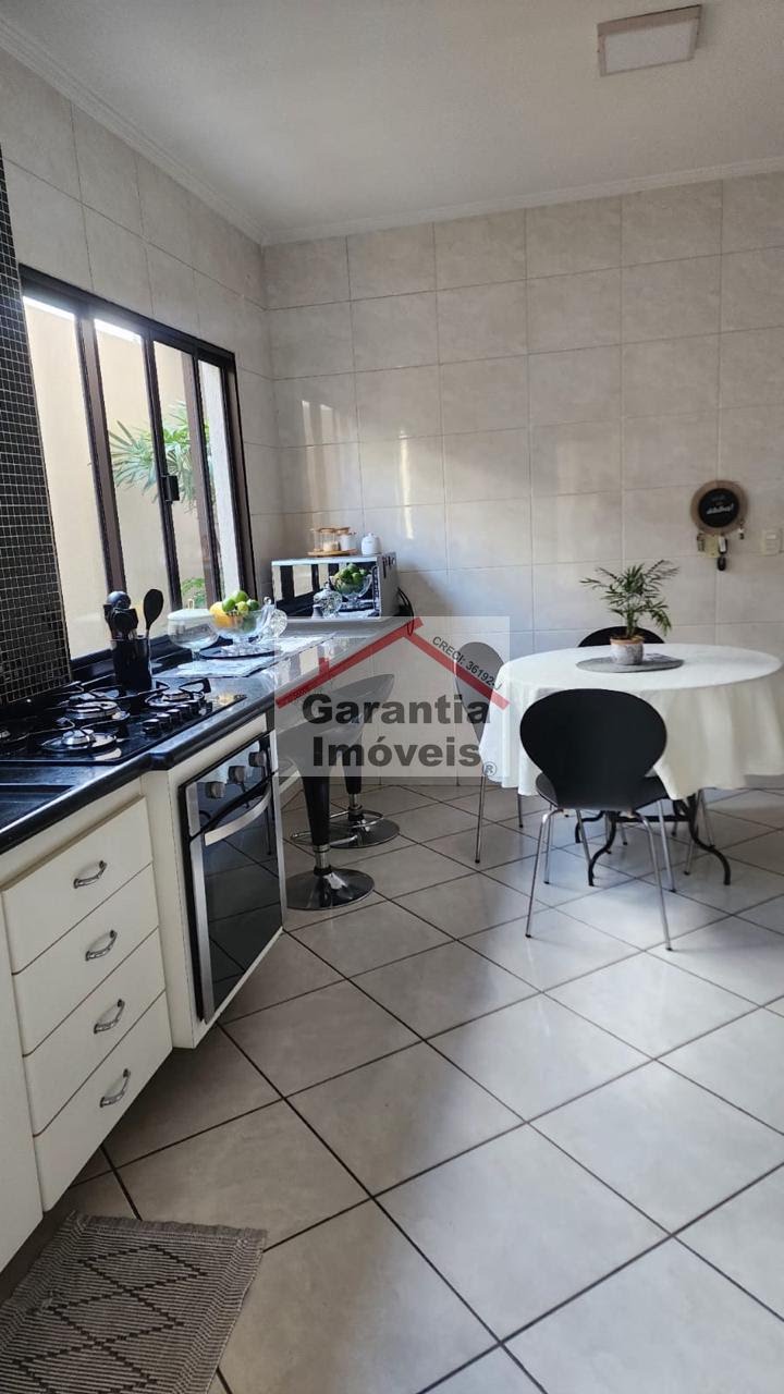 Casa à venda com 5 quartos, 1 suíte, 4 vagas e 198m² no Cipava, Osasco (SP) — foto 11 de 30