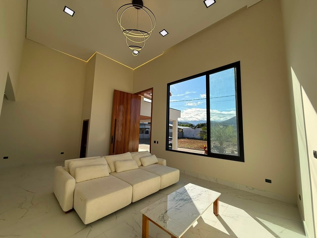 Casa à venda com 3 quartos e 285m² no Jardim Carolina, Ubatuba (SP) — foto 2 de 22