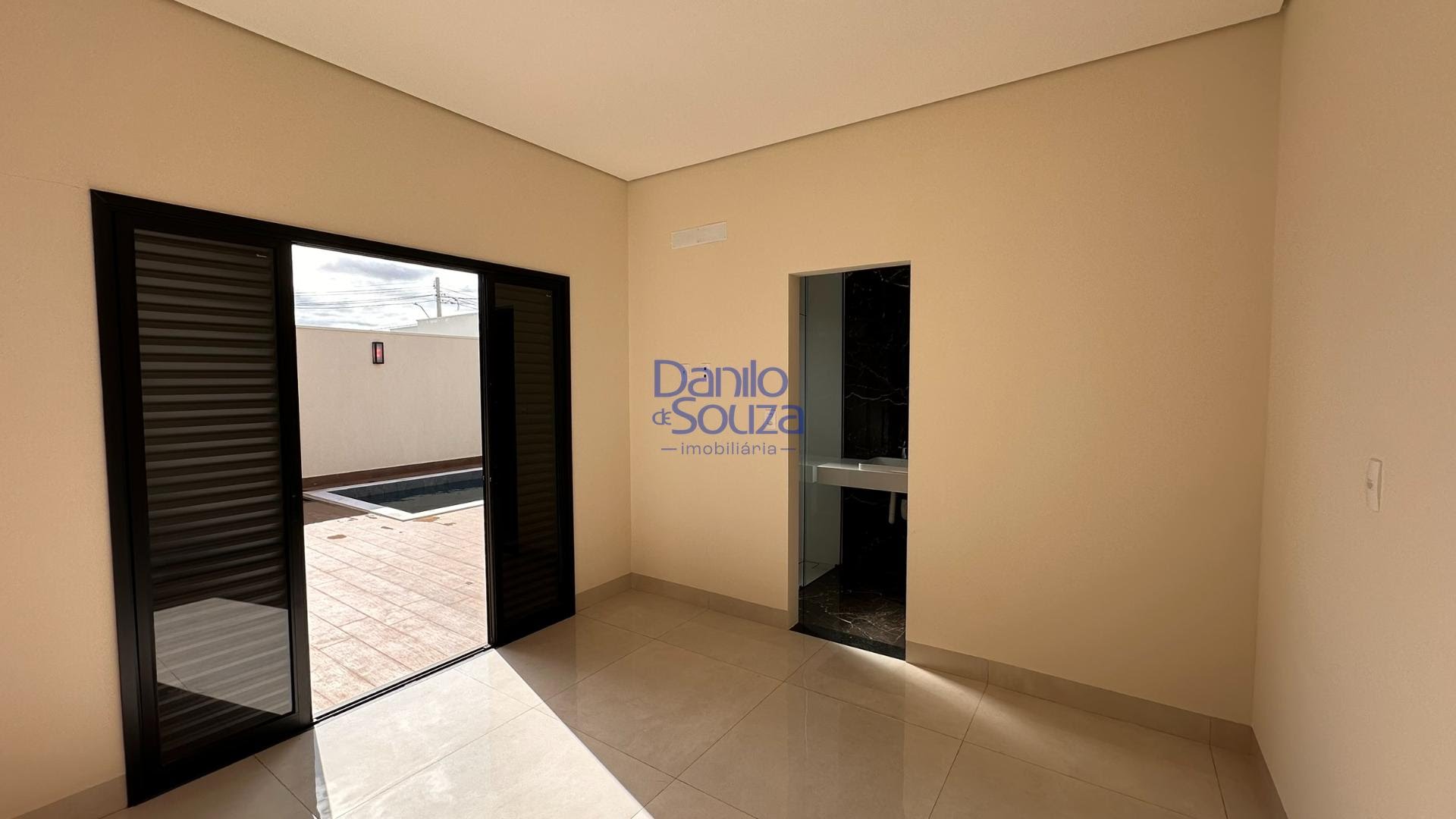 Casa à venda com 3 suítes, 4 vagas e 360m² no Villagio Park, Araxá (MG) — foto 14 de 18