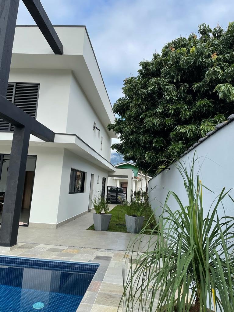 Casa à venda com 4 quartos, 4 suítes e 300m² no Horto Florestal, Ubatuba (SP) — foto 4 de 26