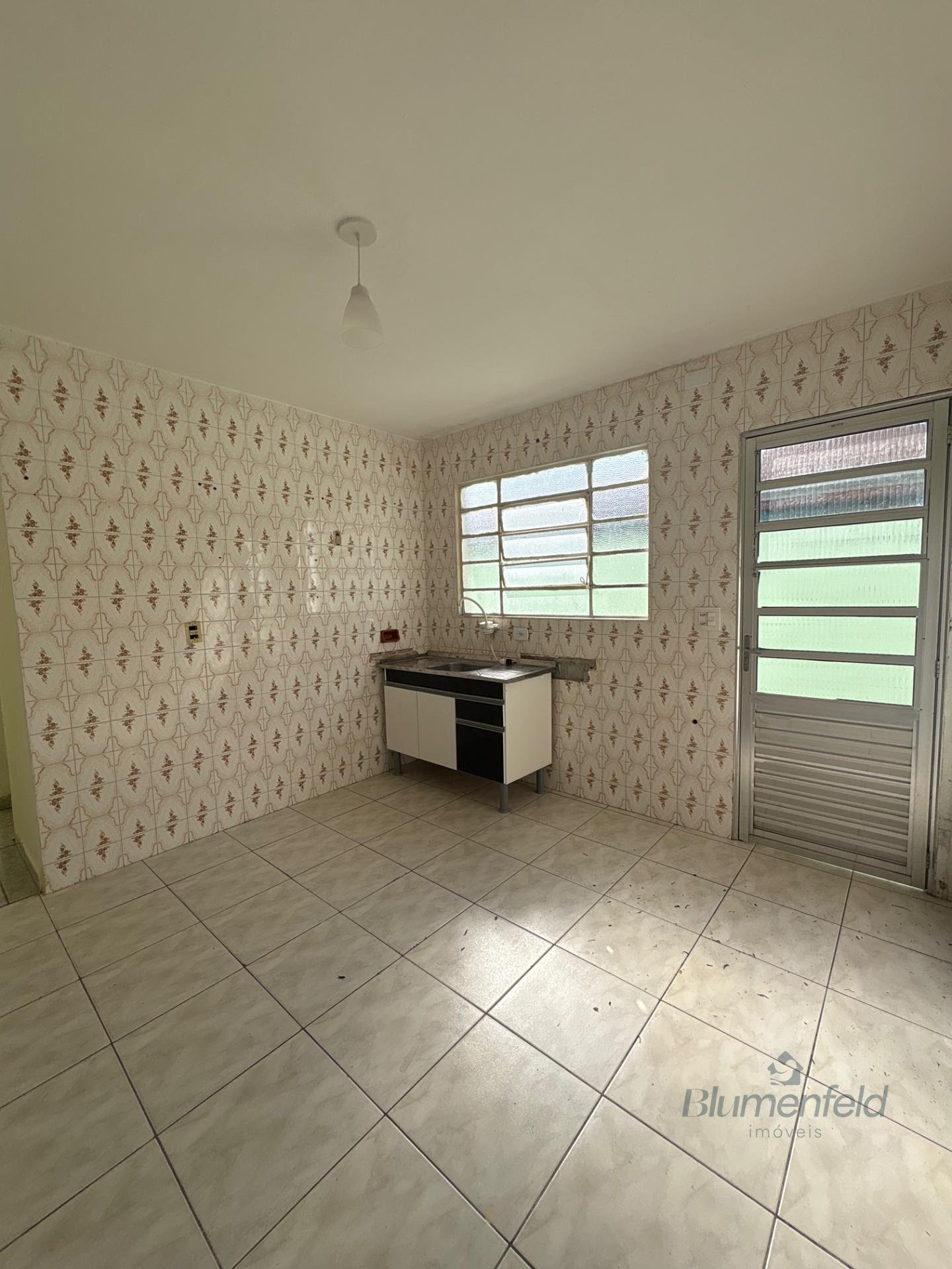 Casa à venda com 2 quartos, 1 banheiro, 1 vaga e 125m² no Jardim Amaral, Itaquaquecetuba (SP) — foto 2 de 5