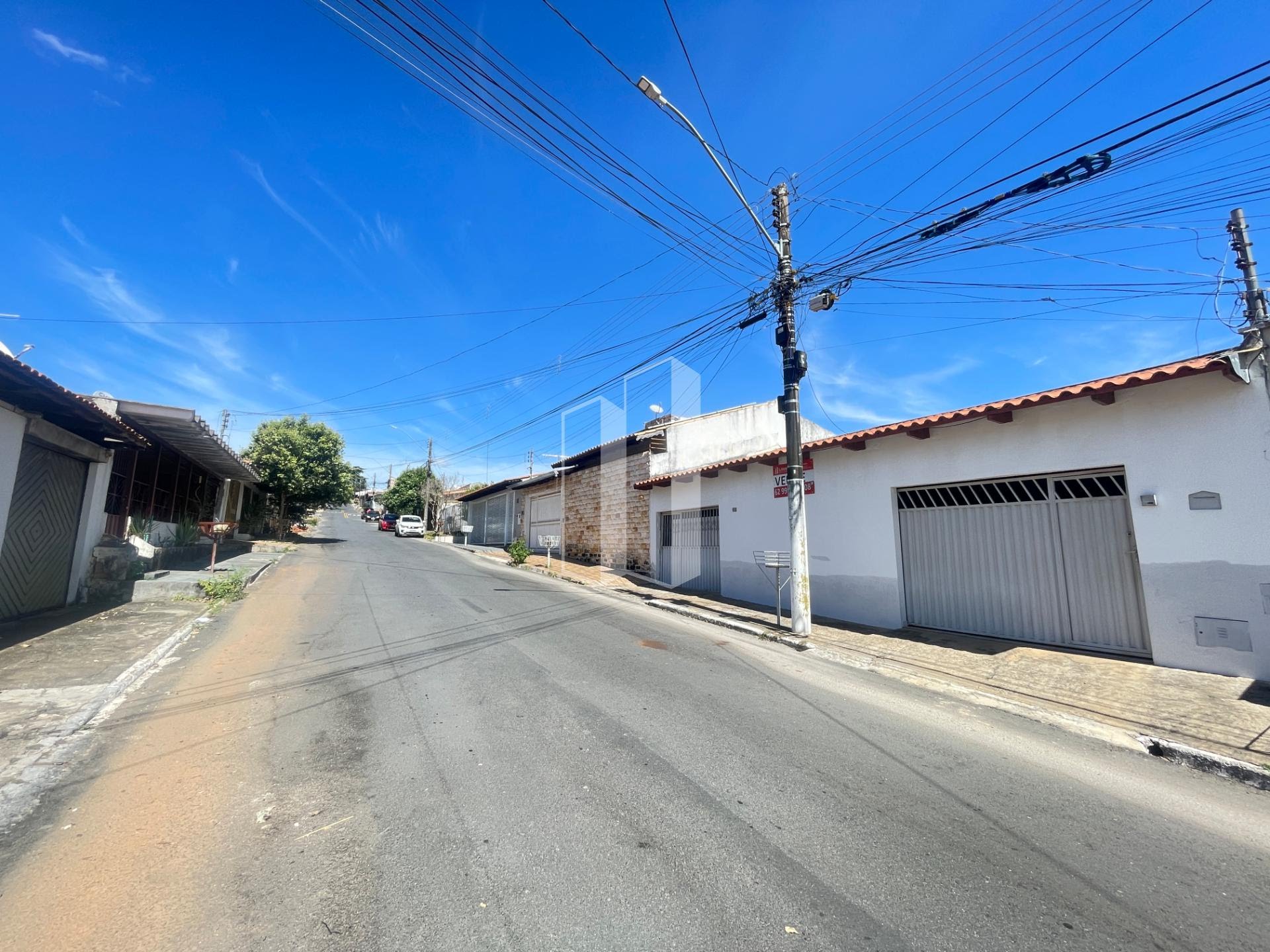 Casa à venda com 4 quartos, 1 suíte, 3 vagas e 200m² no Conjunto Residencial Aruanã I, Goiânia (GO) — foto 2 de 30