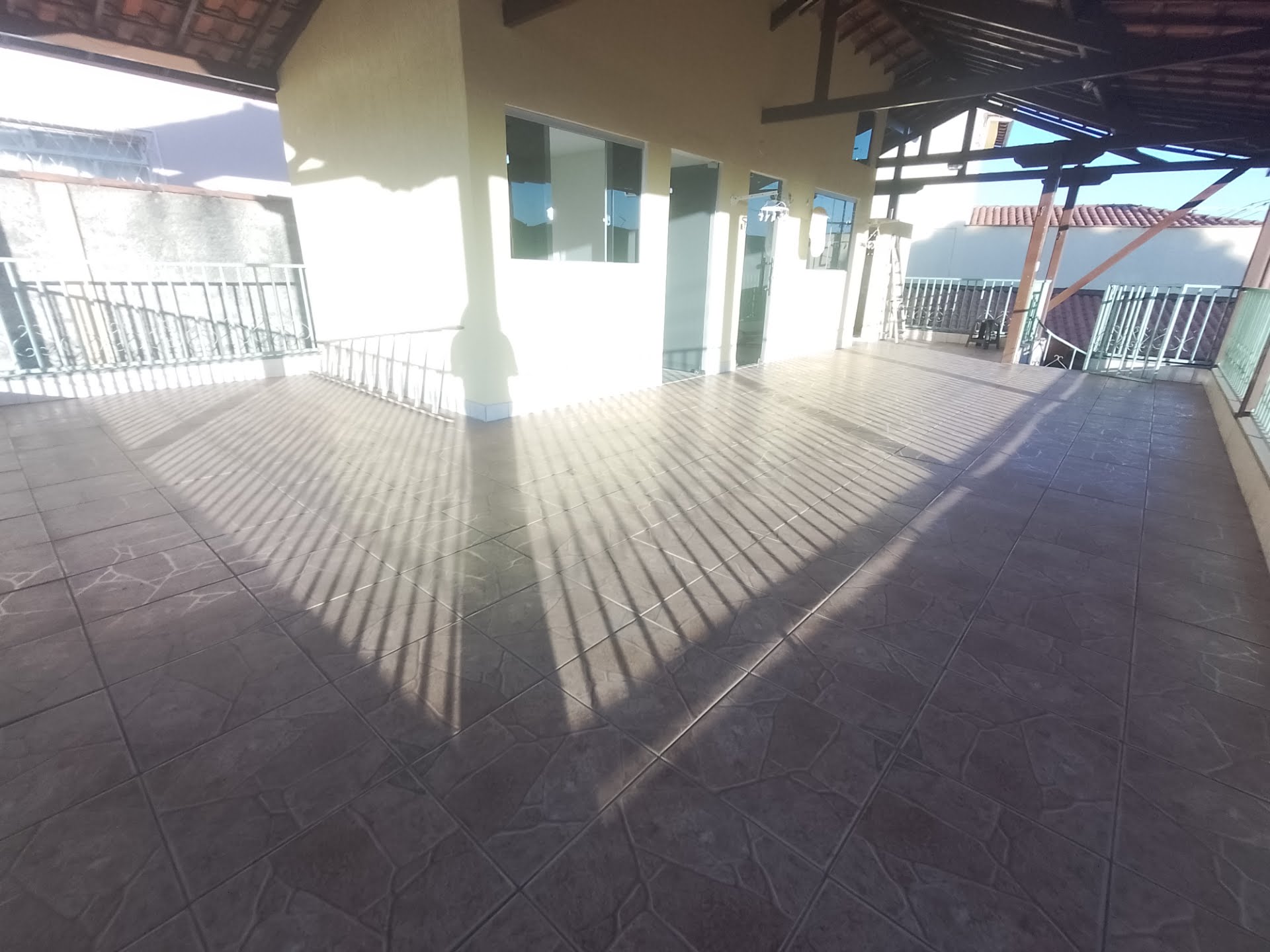 Casa à venda com 5 quartos, 1 suíte, 5 vagas e 412m² no Jardim dos Comerciários, Belo Horizonte (MG) — foto 28 de 30