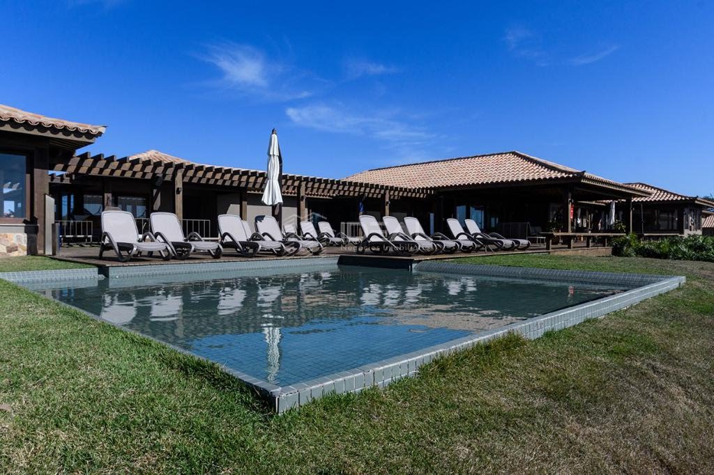 Casa à venda com 3 quartos, 2 suítes, 2 vagas e 260m² no Bahia Formosa, Armação dos Búzios (RJ) — foto 8 de 17