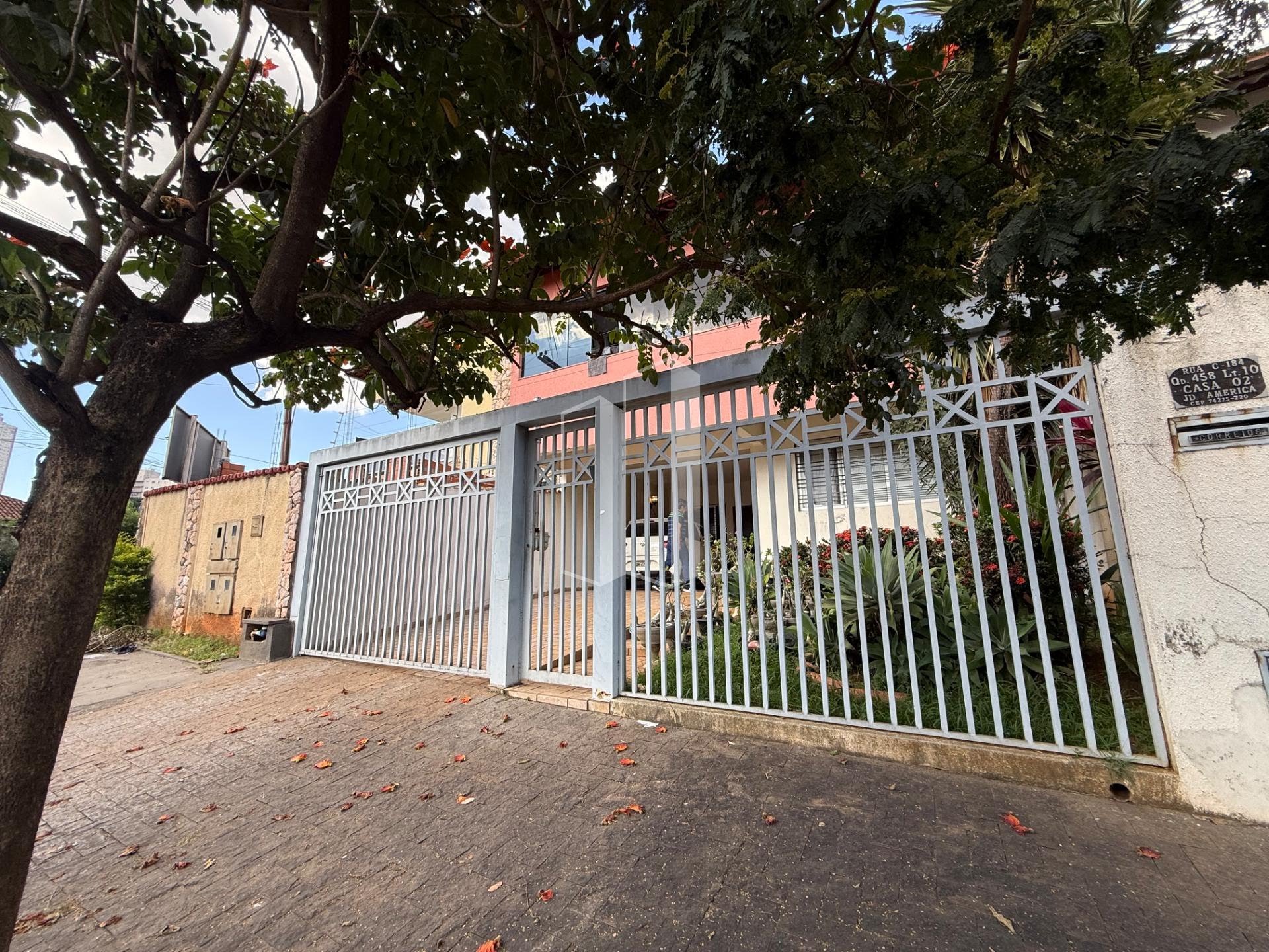 Casa à venda com 4 quartos, 3 suítes, 2 vagas e 224m² no Jardim América, Goiânia (GO) — foto 3 de 16