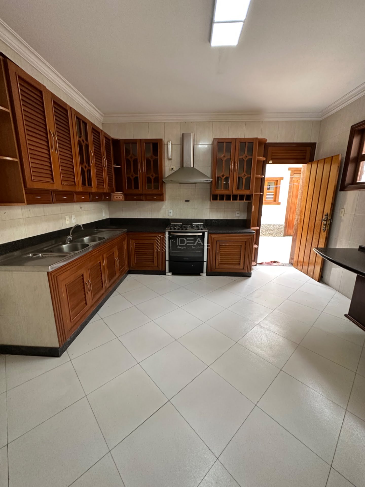 Casa à venda com 4 quartos, 4 suítes, 2 vagas e 460m² no Centro, Campos dos Goytacazes (RJ) — foto 14 de 27
