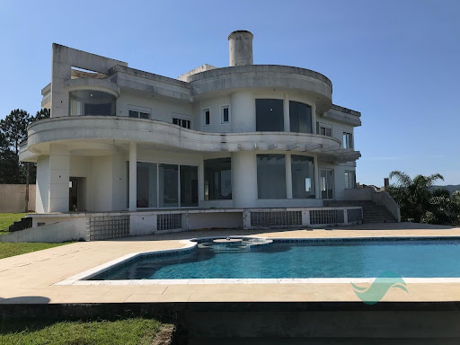 Mansão com piscina