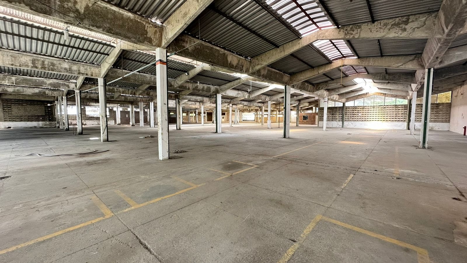 Comercial à venda com 6500m² no Distrito Industrial, Abreu e Lima — foto principal