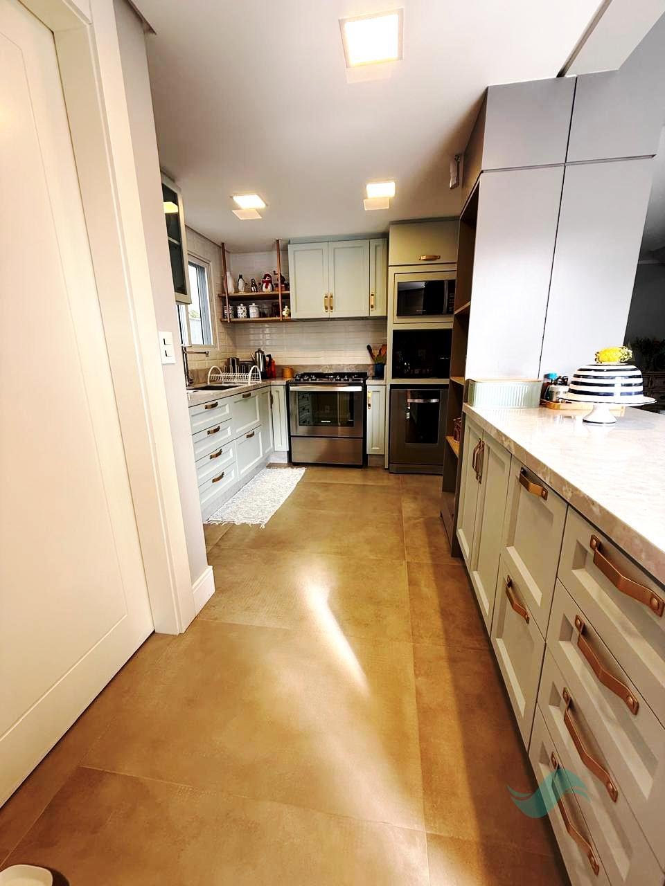Casa à venda com 3 quartos, 3 suítes, 2 vagas e 231m² no Jurerê Internacional, Florianópolis (SC) — foto 10 de 23