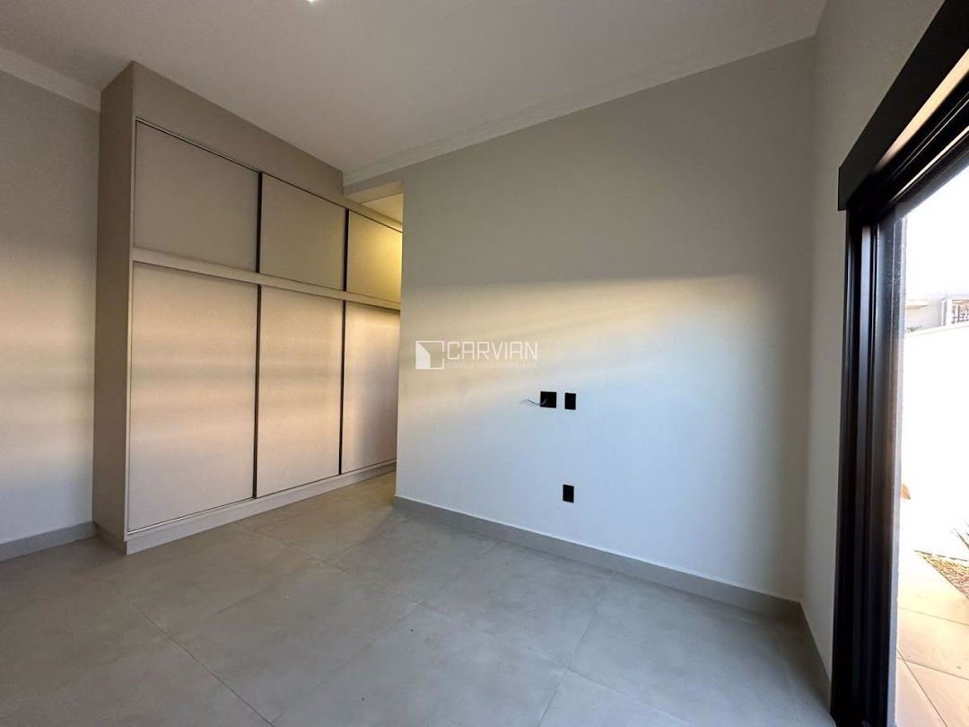 Casa à venda com 3 quartos, 3 suítes, 4 vagas e 220m² no Residencial Alto do Castelo, Ribeirão Preto (SP) — foto 8 de 27