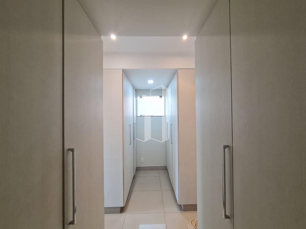 Casa à venda com 4 quartos, 4 suítes, 4 vagas e 281m² no Jardins Madri, Goiânia (GO) — foto 11 de 25
