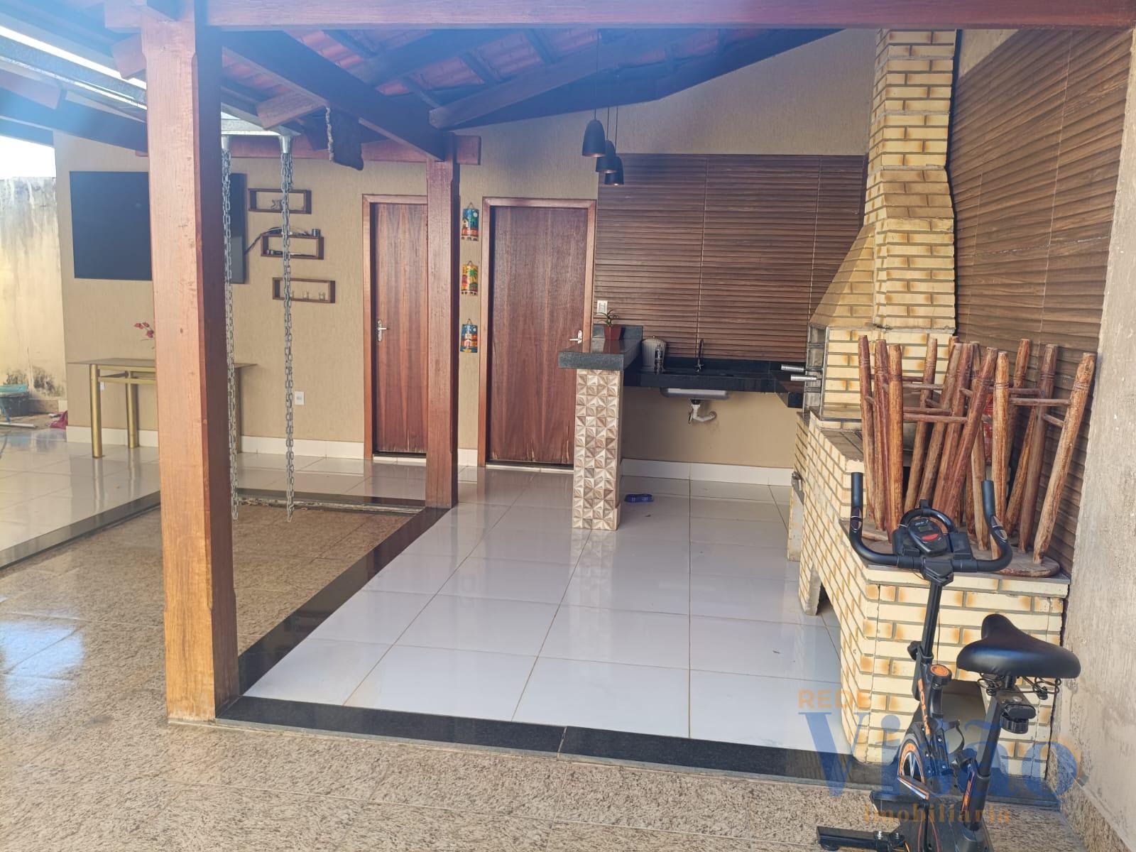 Casa à venda com 3 quartos, 2 banheiros, 2 vagas e 140m² no Vila Mariana, Paracatu (MG) — foto 9 de 9