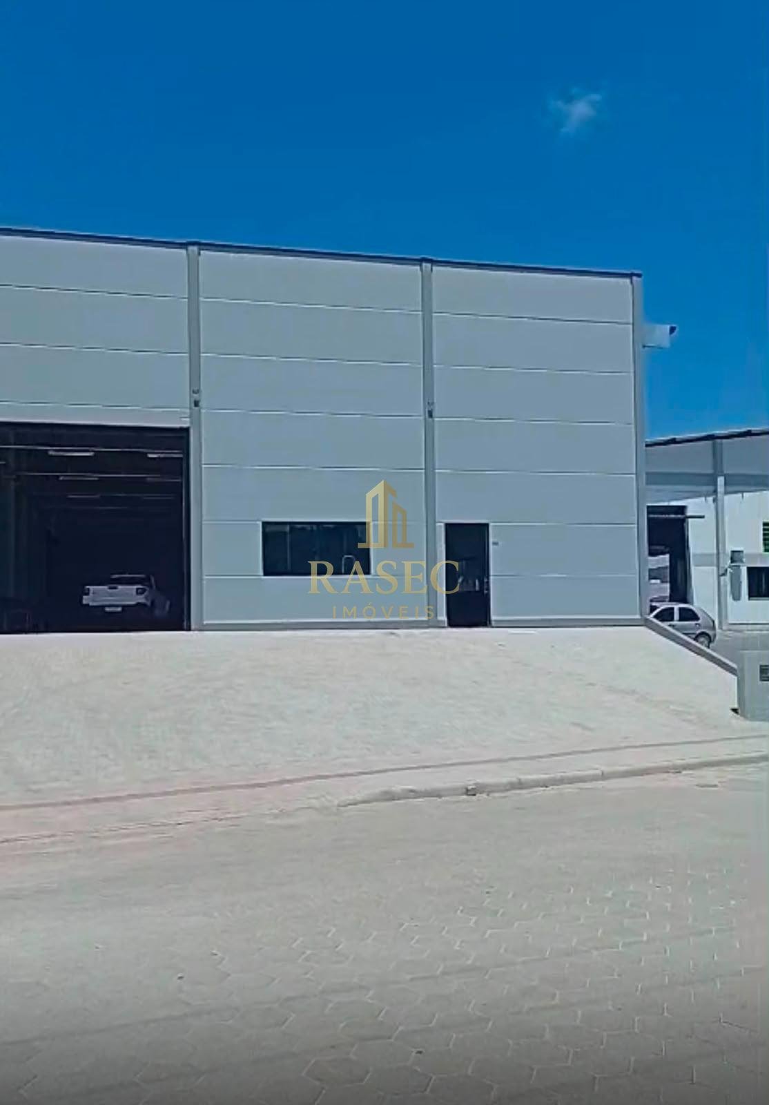 Comercial para alugar com 3 banheiros, 3 vagas e 455m² no Figueira, Gaspar (SC) — foto 2 de 7