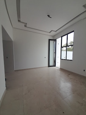 Encante-se com esta excelente casa localizada no Jardim Campomar, em Rio das Ostras, perfeita para quem busca conforto, praticidade e qualidade de vida. Com ambientes bem distribuídos e uma planta fun