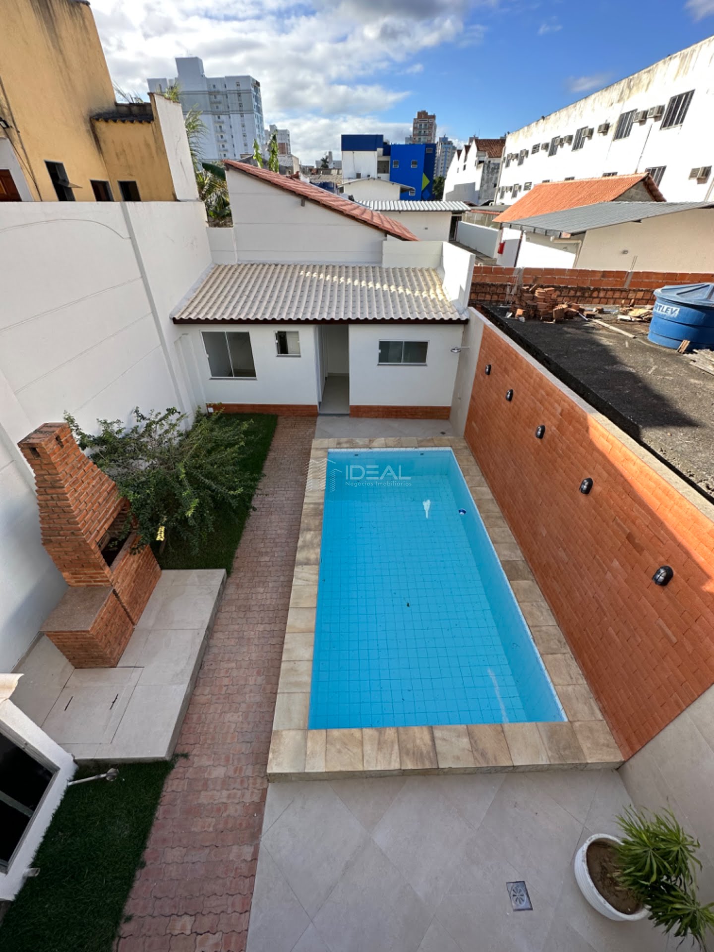 Vista de um dos 3 quartos no segundo pavimento 