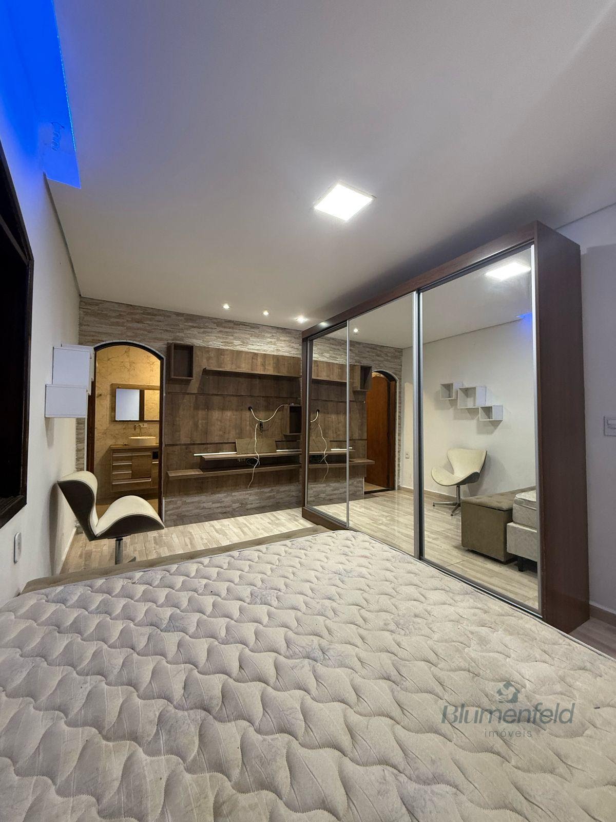 Casa para alugar com 5 quartos, 2 suítes, 4 vagas e 250m² no Vila Arujá, Arujá (SP) — foto 7 de 25