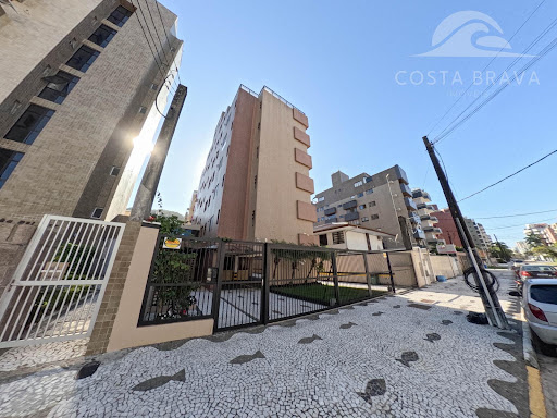 Apartamento Sonhos em Caiobá: Praticidade e 3 quadras do mar