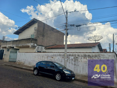 Casa a venda ideial para moradia e comércio!