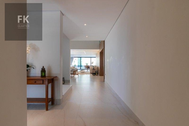 Casa à venda com 5 quartos, 5 suítes, 6 vagas e 548m² no Alphaville Residencial Zero, Barueri (SP) — foto 3 de 25