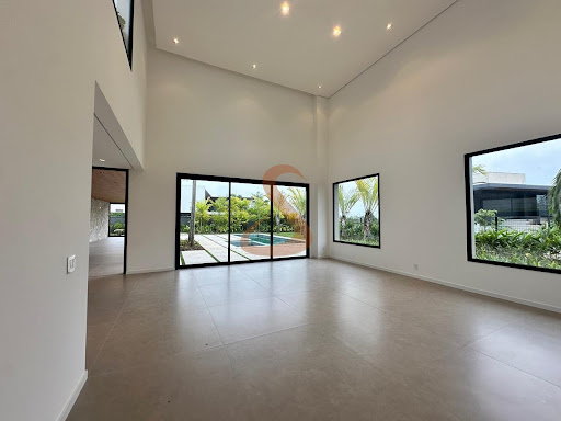Sala Principal com pé direto duplo