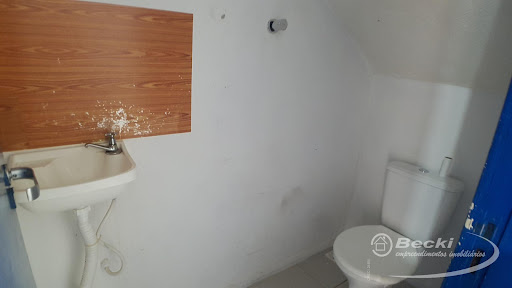 Aluguel casa geminada no bairro Floresta 