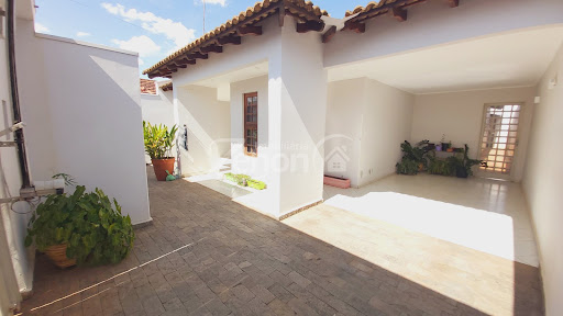 Casa em Vila Jamil de Lima  -  Adamantina
