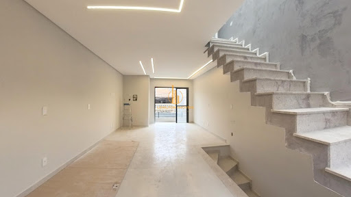 Sobrado à venda em Santo André 110m² 2 suítes por R$790 mil