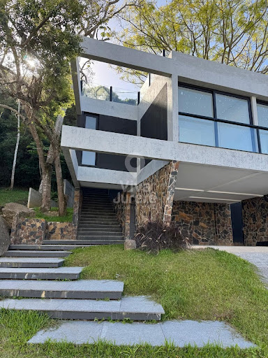 Casa em Canasvieiras  -  Florianópolis