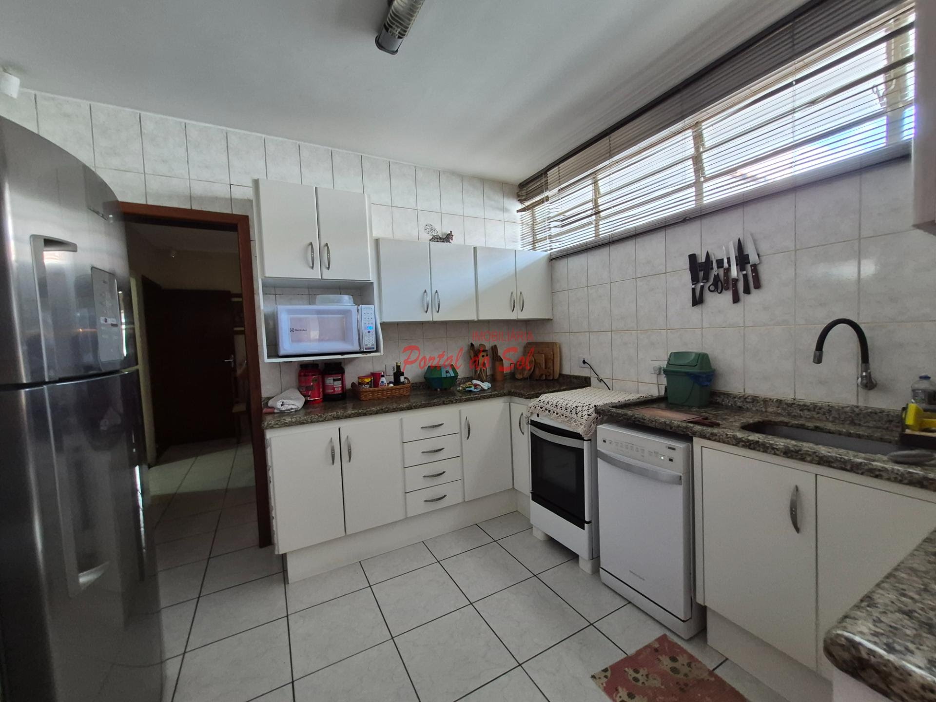 Casa à venda com 3 quartos, 1 suíte, 2 vagas e 236m² no Centro, Santo Antônio da Platina (PR) — foto 5 de 9