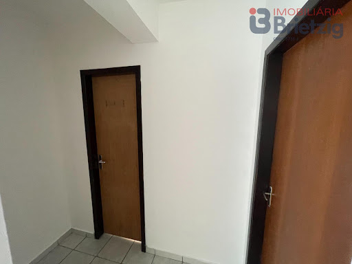 Alugue Sala com 1 vaga em América por R$2.600 + taxas/mensal. Imóvel Comercial em Joinville/SC.