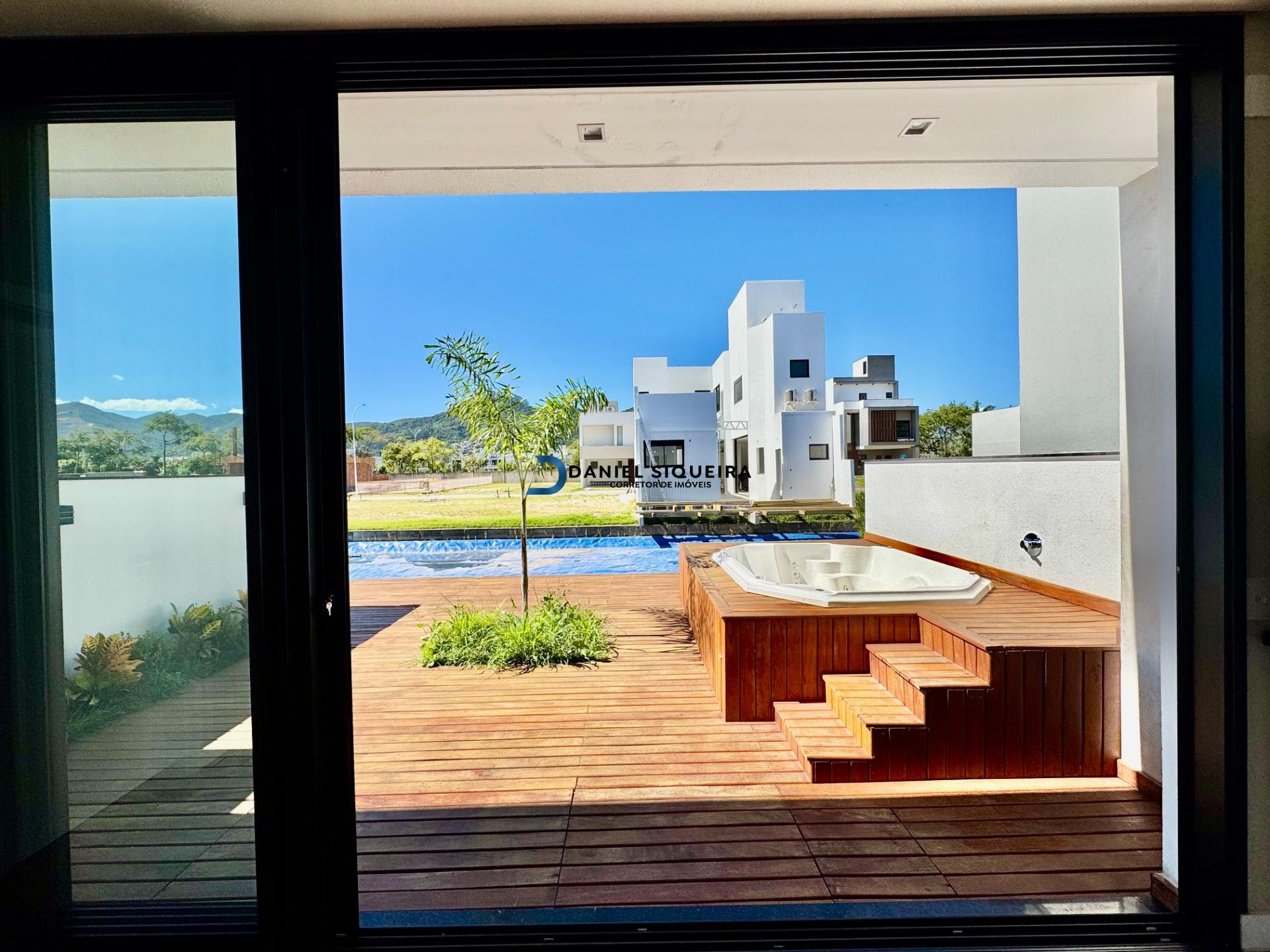 Casa à venda com 3 quartos, 3 suítes, 4 vagas e 215m² no Bairro Deltaville, Biguaçu (SC) — foto 12 de 30