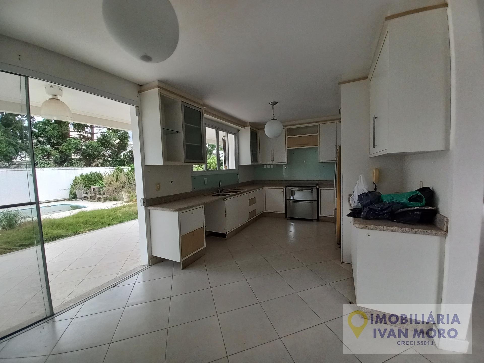 Casa à venda com 5 quartos, 3 suítes, 2 vagas e 286m² no Jurerê, Florianópolis (SC) — foto 22 de 30