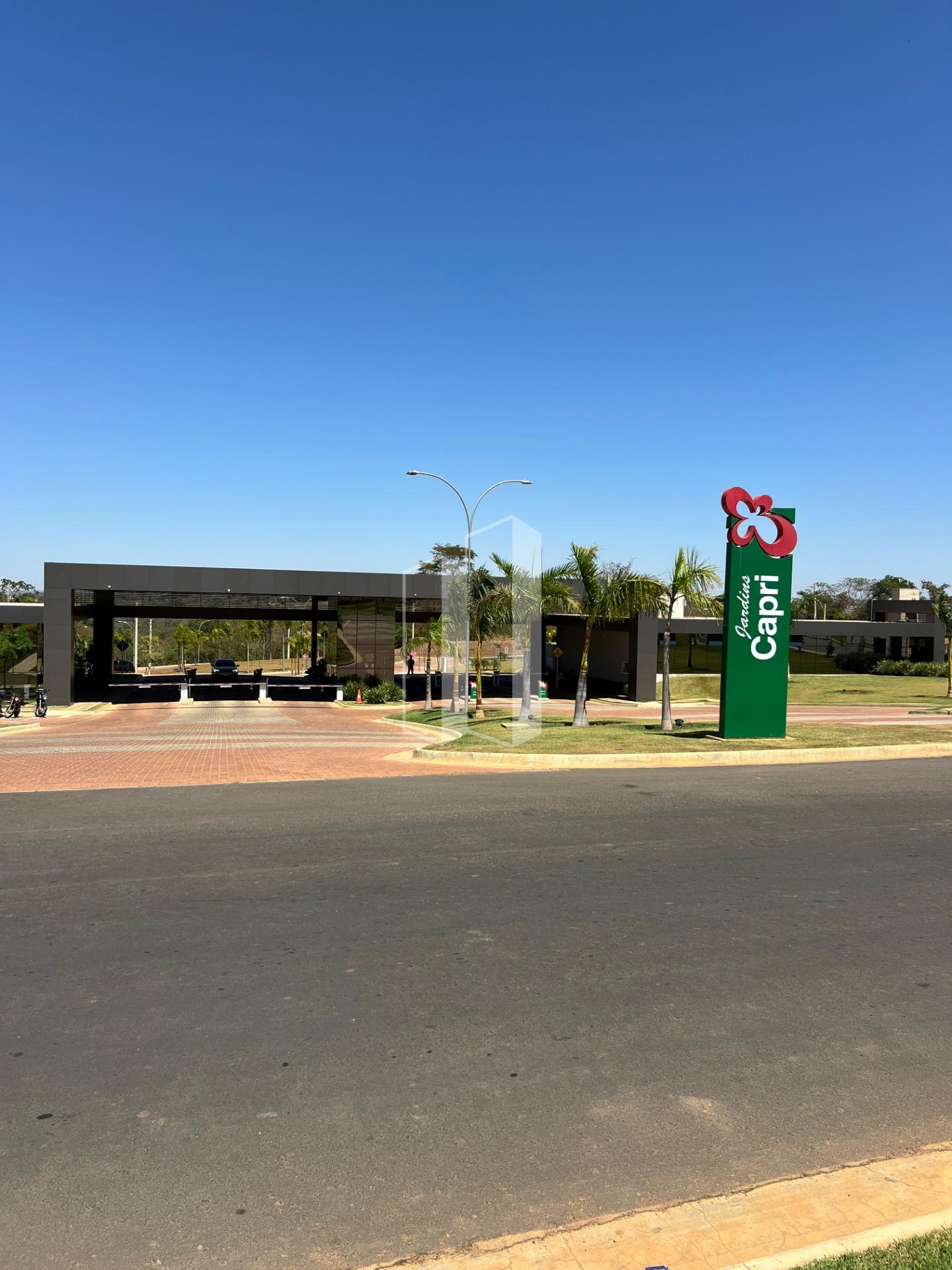 Casa à venda com 4 quartos, 3 suítes, 2 vagas e 246m² no Jardins Capri, Senador Canedo (GO) — foto 26 de 30