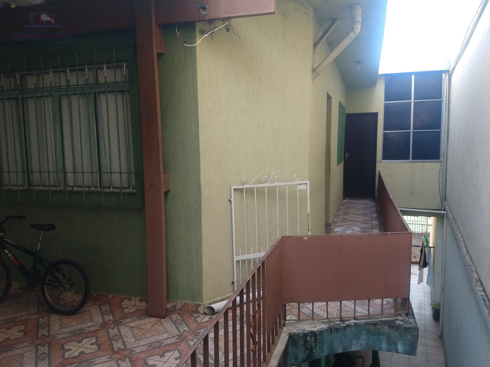 Casa de cima, alugada