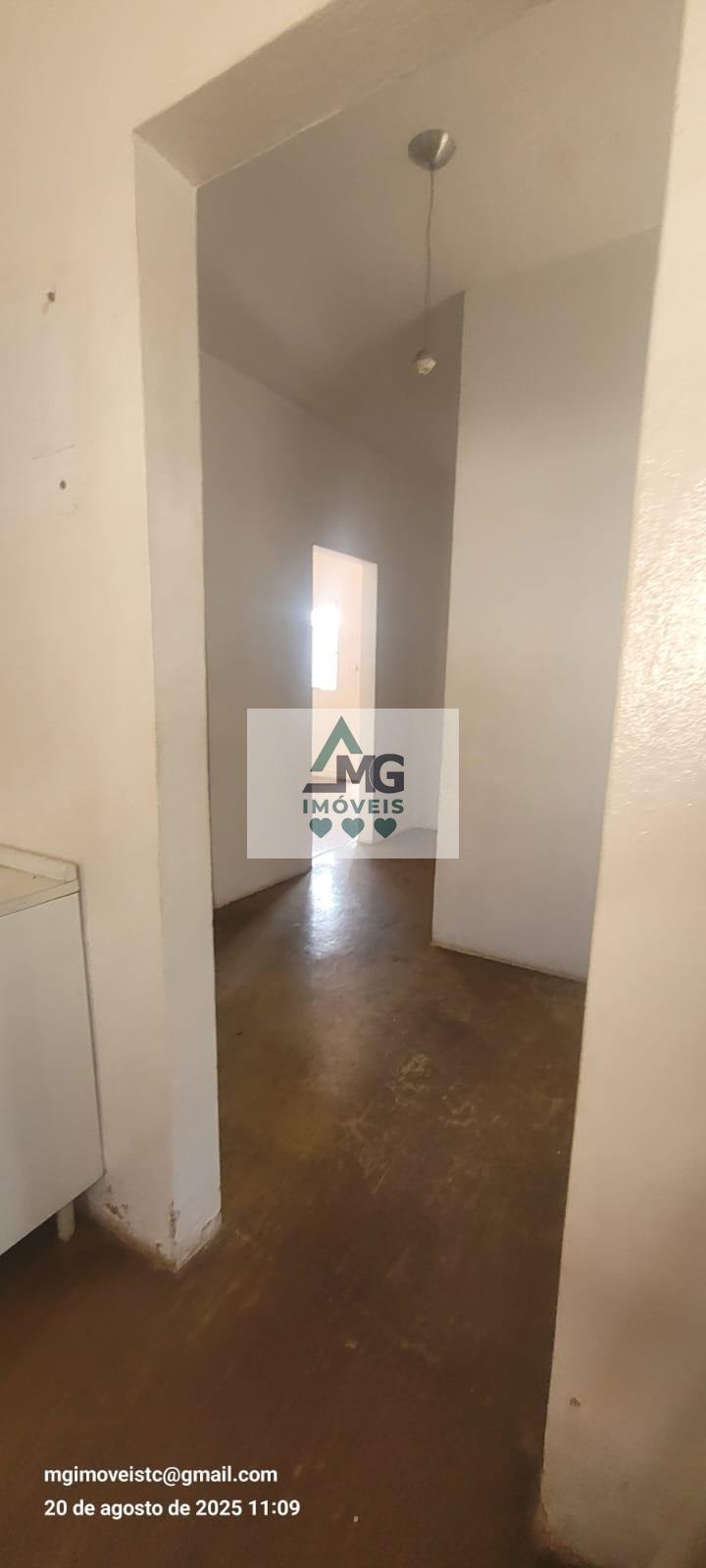 Casa à venda com 2 quartos, 1 banheiro, 1 vaga e 200m² no Jardim Orion, Três Corações — foto principal