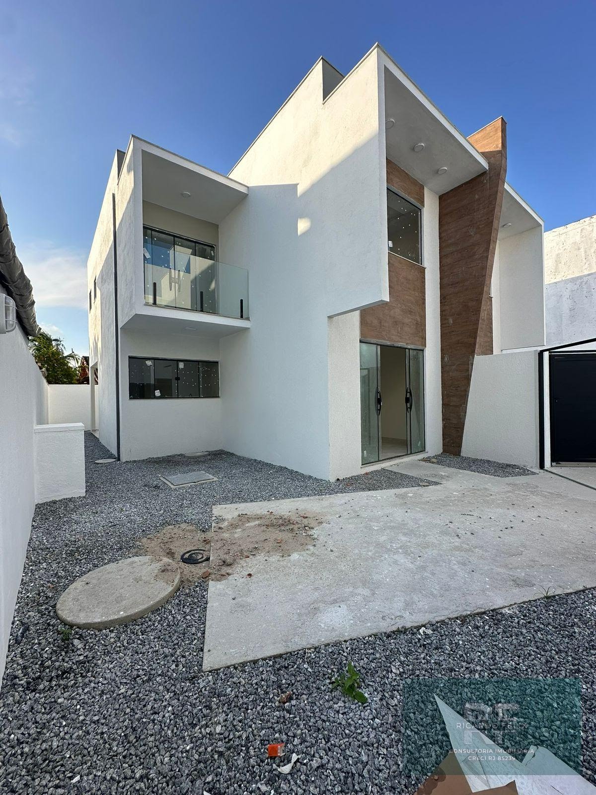 Casa à venda com 3 quartos, 2 banheiros, 1 vaga e 105m² no Jardim Bela Vista, Rio das Ostras — foto principal