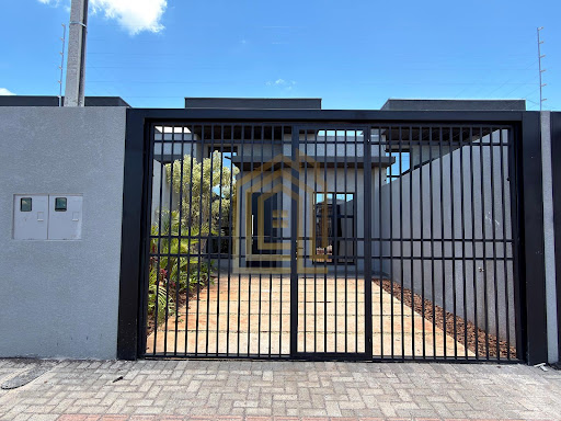 Casa à Venda no bairro Madrid, Cascavel: 2 Quartos, 70m² por R$350mil