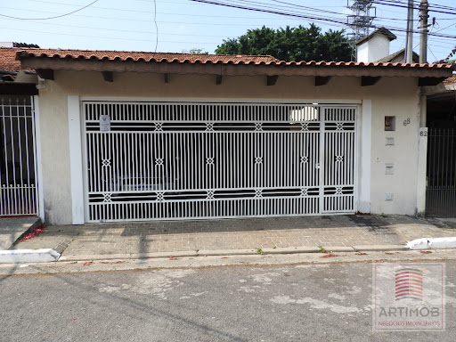Casa Térrea à Venda na Super Quadra Morumbi, 3 Dorms, 150m²