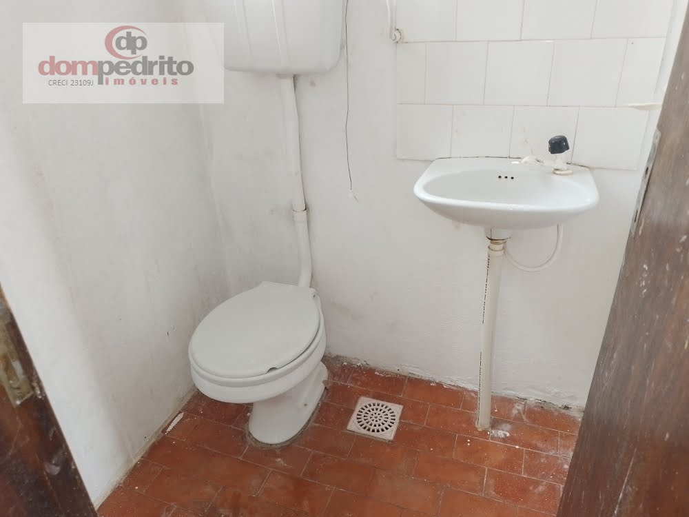 Banheiro auxiliar 
