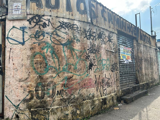 Parede para av. Fuad Lutfala