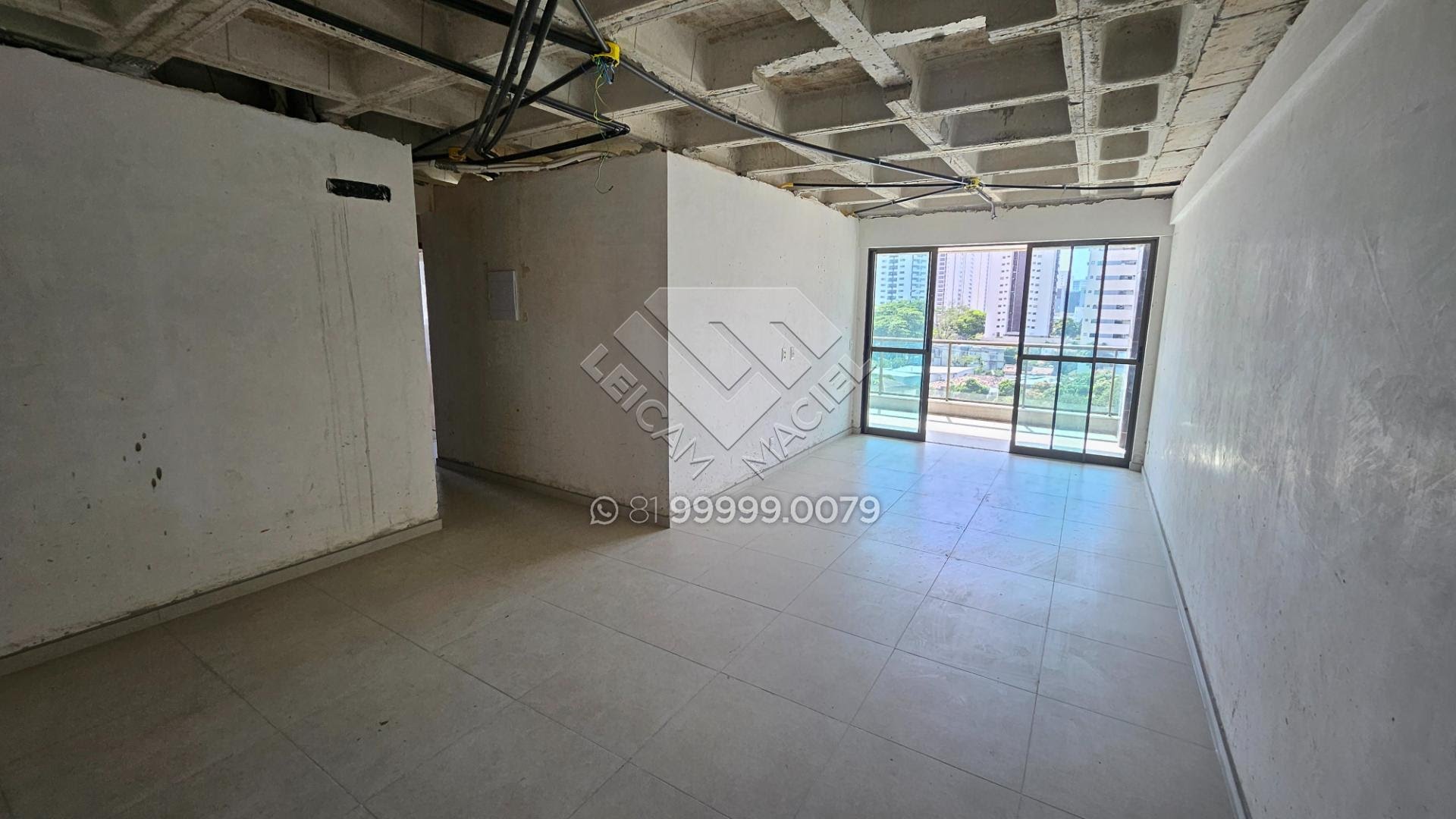 Apartamento à venda com 4 quartos, 4 banheiros, 2 vagas e 135m² no Casa Forte, Recife — foto principal