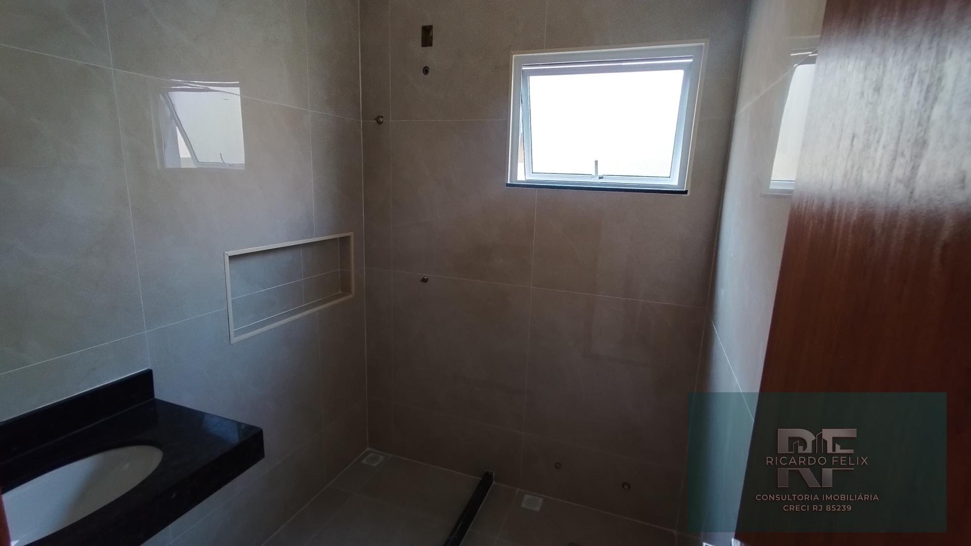 Casa à venda com 3 quartos, 1 suíte, 2 vagas e 210m² no Ouro Verde, Rio das Ostras (RJ) — foto 18 de 26