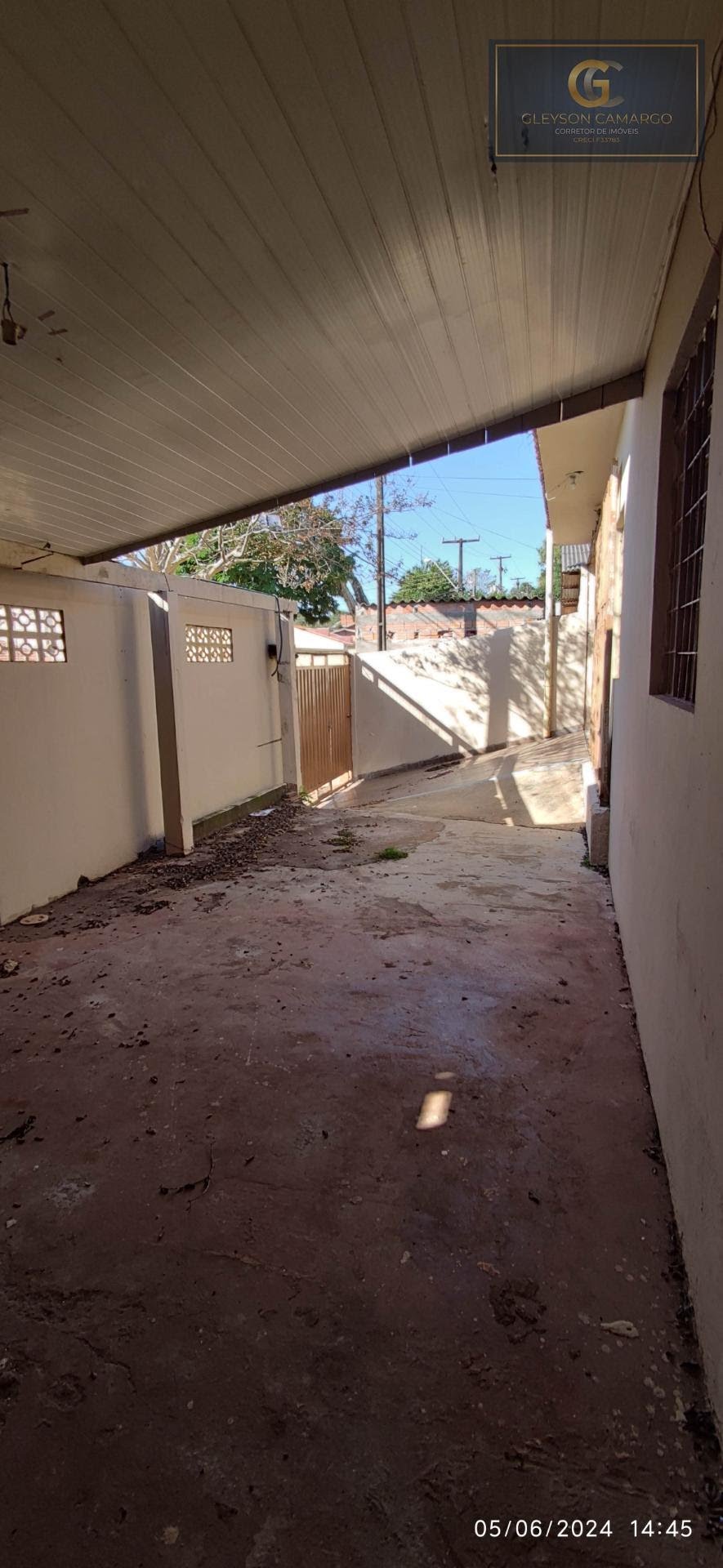 ÀREA FRONTAL OU MAIS GARAGENS