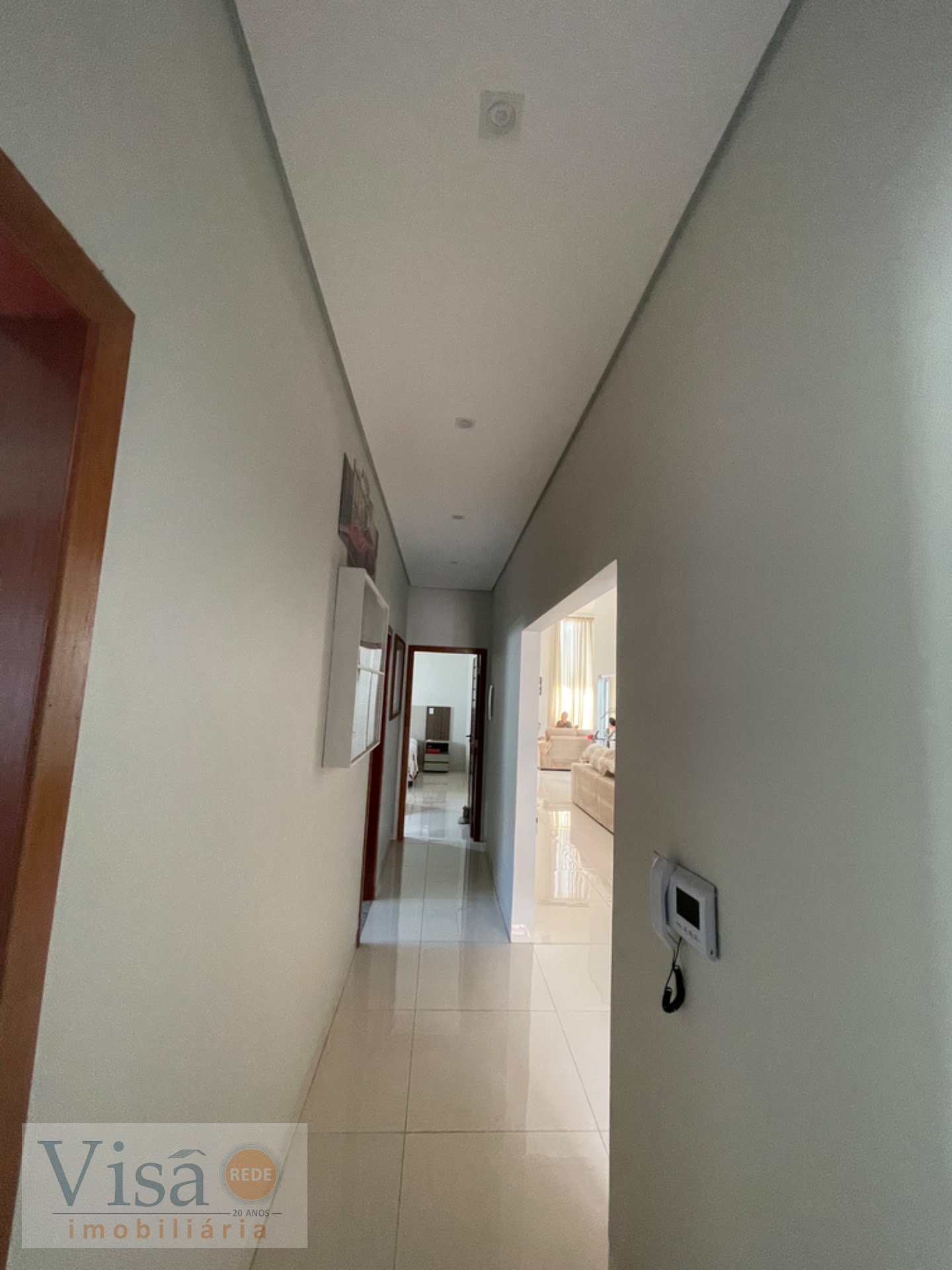 Casa à venda com 3 quartos, 2 suítes, 2 vagas e 250m² no Jardim Serrano, Paracatu (MG) — foto 19 de 30
