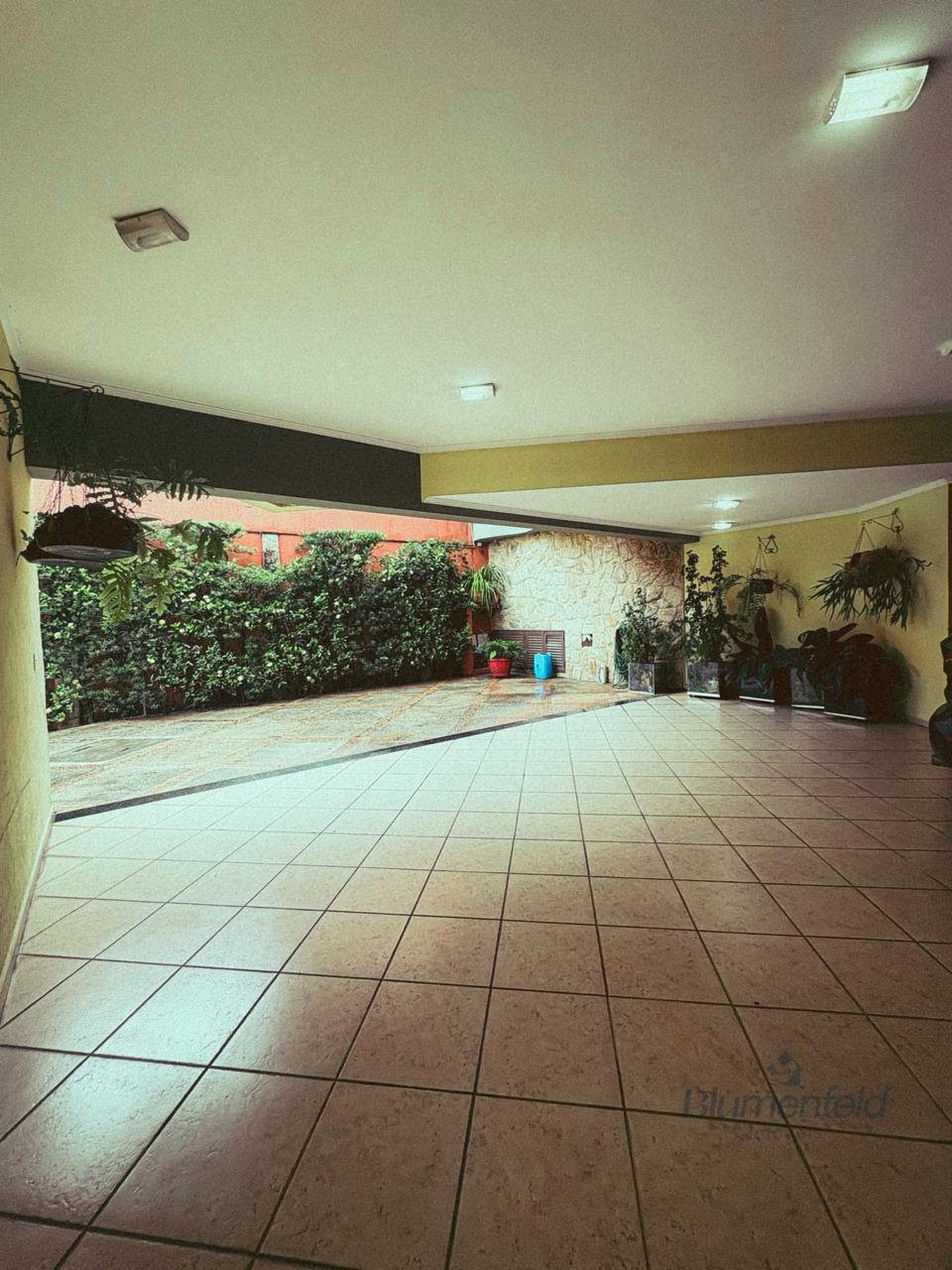 Casa à venda com 5 quartos, 3 suítes, 6 vagas e 600m² no Condomínio Arujazinho III, Arujá (SP) — foto 2 de 30