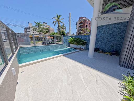 Apartamento Garden c/ piscina exclusiva entre Praia Mansa e