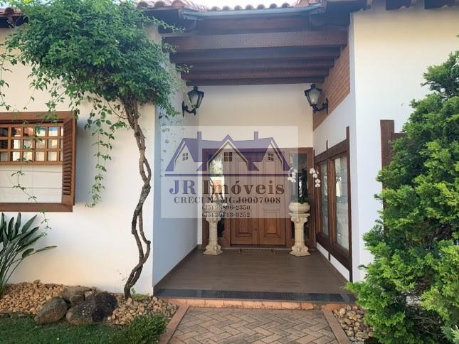 Casa à venda com 2 quartos, 3 suítes, 4 vagas e 1448m² no Centro, Itajubá (MG) — foto 2 de 30