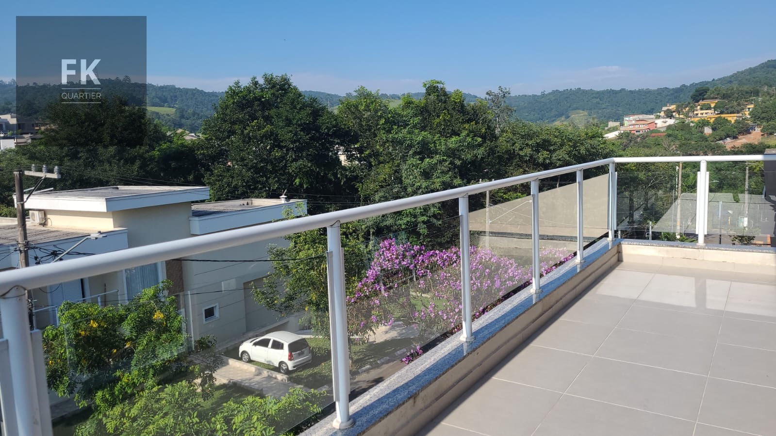 Casa à venda com 3 quartos, 4 banheiros, 4 vagas e 231m² no Suru, Santana de Parnaíba — foto principal