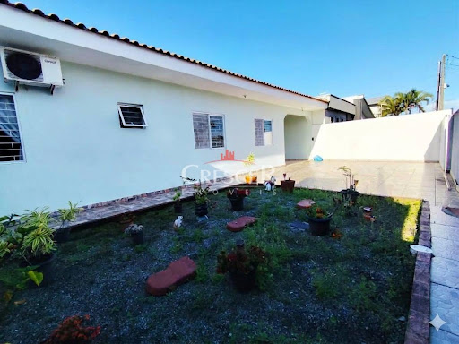 Casa a 300 metros do mar à venda no Balneário Junara
