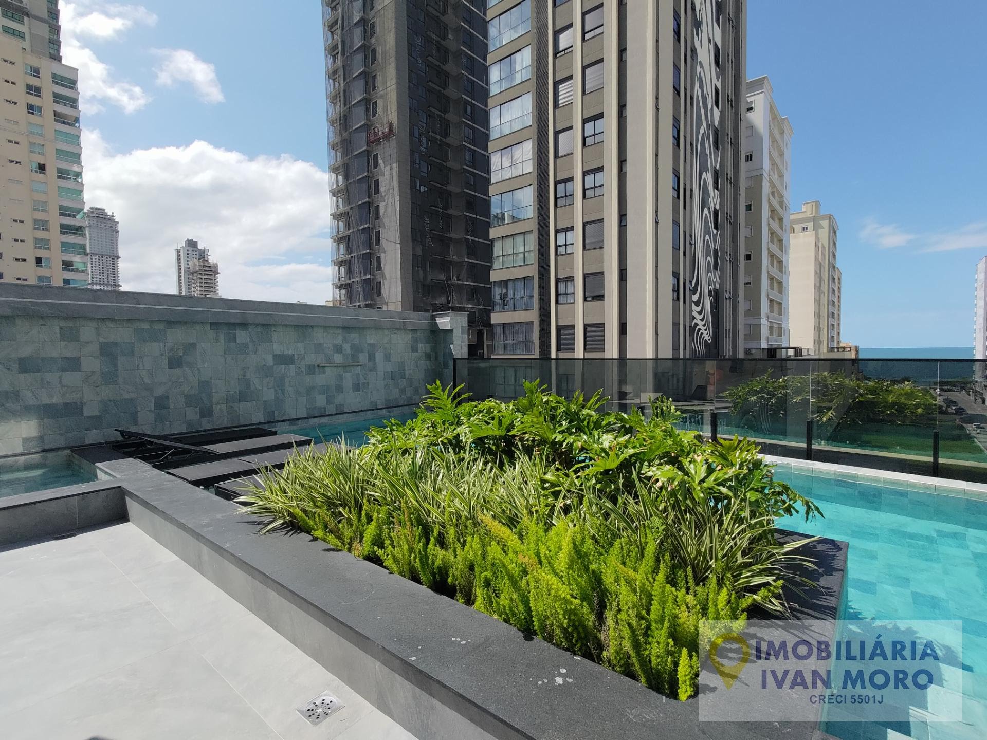 Apartamento para alugar com 4 quartos, 4 suítes, 3 vagas e 198m² no Meia Praia, Itapema (SC) — foto 22 de 30